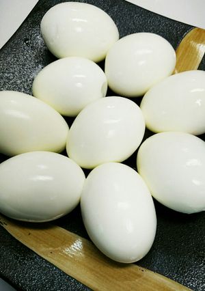 簡単にできる♪ゆで玉子の殻のむきかた♪-レシピのメイン写真