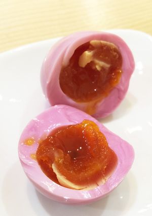 赤のビーツでトロトロ★味付きピンクたまご-レシピのメイン写真