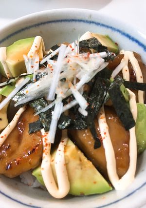 絶品〜！照り焼きチキンとアボカ丼-レシピのメイン写真