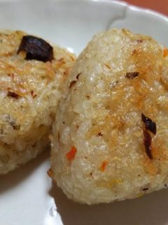 炊き込みご飯+メープルde焼おにぎり-レシピのメイン写真