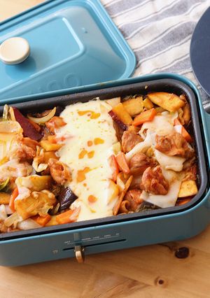 余った餅でホットプレートチーズタッカルビ-レシピのメイン写真