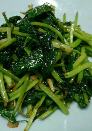 さつま芋の茎＆葉のニンニク炒め～台湾の味-レシピのメイン写真
