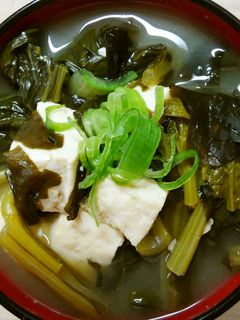 簡単朝食♬小松菜と豆腐 ワカメのお味噌汁-レシピのメイン写真