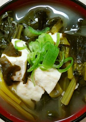 簡単朝食♬小松菜と豆腐 ワカメのお味噌汁-レシピのメイン写真