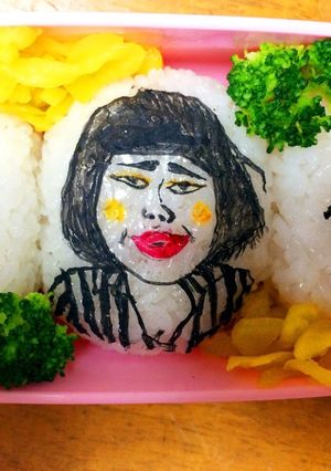 ブルゾンちえみおにぎり キャラ弁-レシピのメイン写真
