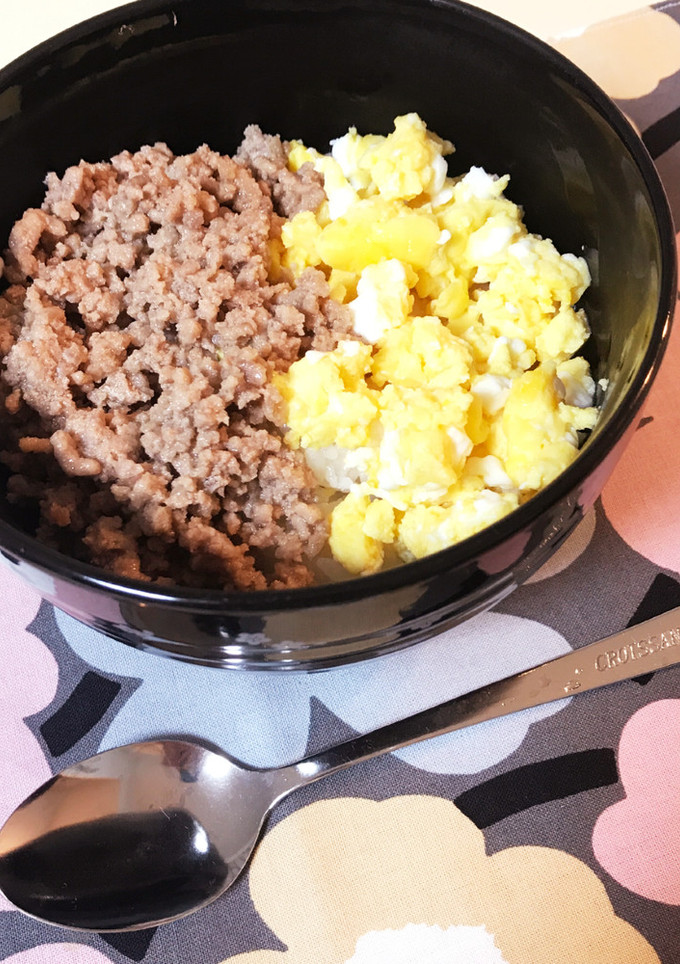 簡単美味しい卵とひき肉の二色丼-レシピのメイン写真