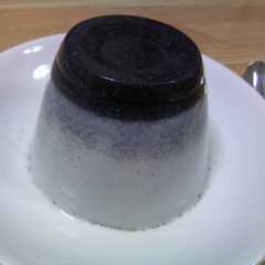 รูปของ 簡単♪濃厚♪　　　黒ごまのプリン