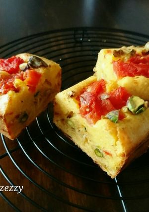 トマトとピスタチオのケーク・サレ-レシピのメイン写真