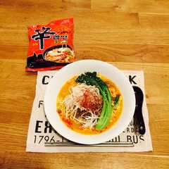 รูปของ 辛ラーメンで担々麺