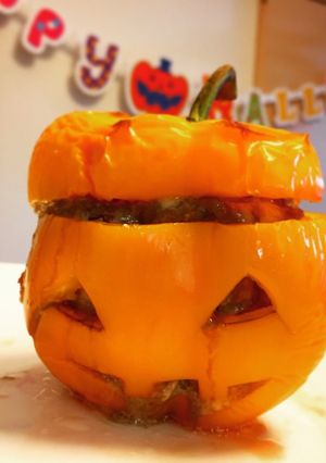 ハロウィンにピッタリ!パプリカの肉詰め!-レシピのメイン写真