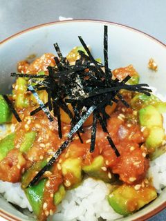超簡単!まぐろたたき&アボカドのユッケ丼-レシピのメイン写真