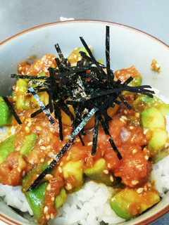 超簡単！まぐろたたき＆アボカドのユッケ丼-レシピのメイン写真