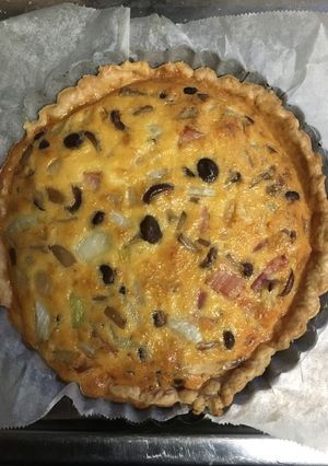 香味ペーストで、キノコたっぷりキッシュ-レシピのメイン写真