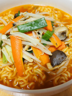 エスニック風の辛ラーメン-レシピのメイン写真