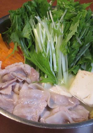 体ぽかぽか！豚ばら肉と白菜と水菜の生姜鍋-レシピのメイン写真