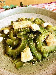 朝採りゴーヤーと木綿豆腐のシンプル油炒め-レシピのメイン写真