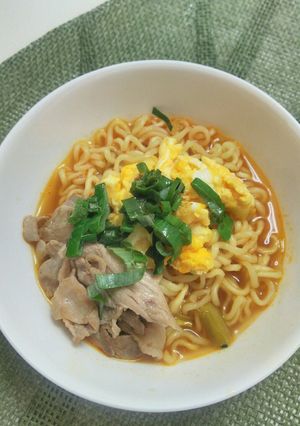 ☆アレンジレシピ☆豚肉と卵の辛ラーメン-レシピのメイン写真