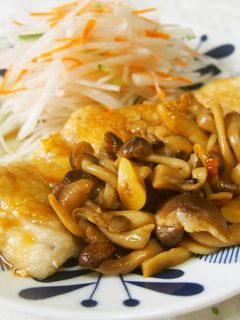 柔らかむね肉のステーキ!きのこソースで♪-レシピのメイン写真