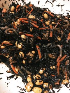 簡単!白だしでひじきの煮物-レシピのメイン写真