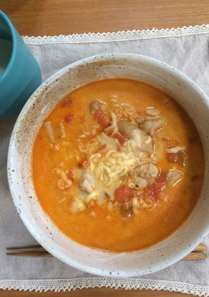 鶏肉の旨み♡トマトチーズの辛ラーメン-レシピのメイン写真