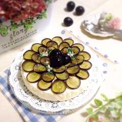 A picture of 葡萄でお花デコ♡簡単レアチーズケーキ♪.