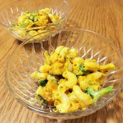 รูปของ お惣菜のかぼちゃ煮でマカロニサラダ