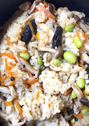 簡単な枝豆キノコ炊き込みご飯-レシピのメイン写真