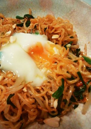 温玉焼き辛ラーメン-レシピのメイン写真