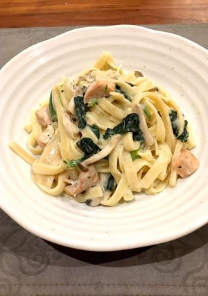 サーモンとしめじほうれん草の豆乳パスタ-レシピのメイン写真