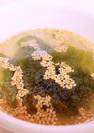 ずぼら女子必見！中華風わかめスープ-レシピのメイン写真