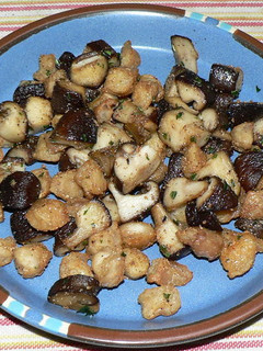 鶏三角と椎茸の黒コショウ炒め-レシピのメイン写真