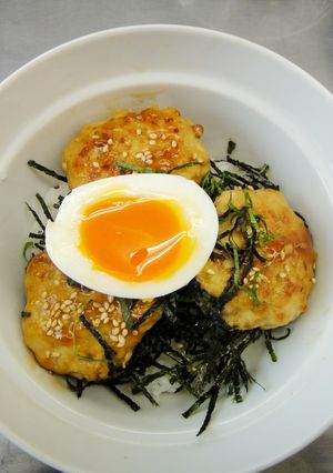 レンコンの鶏つくね丼★半熟卵のせ♪-レシピのメイン写真