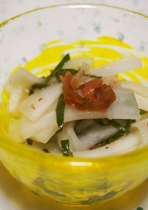 大根と大葉の梅和え♪ごま油香る♪-レシピのメイン写真