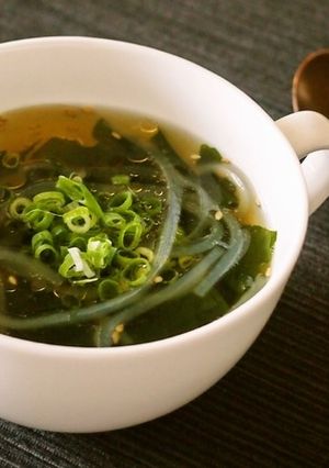 生マロニーのわかめスープ（電子レンジ）-レシピのメイン写真