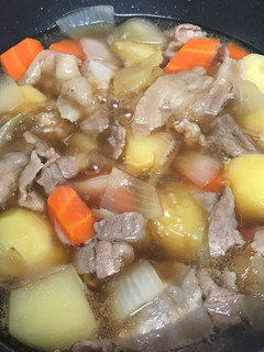 どシンプル!豚を使った肉じゃが-レシピのメイン写真
