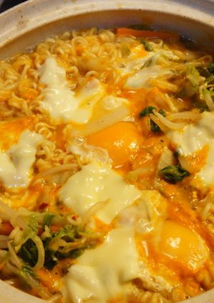 野菜たっぷり＆まろやかな、辛ラーメン鍋-レシピのメイン写真