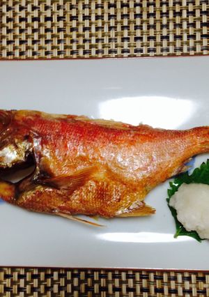 開かないで焼く♪金目鯛の開き(魚の干物)-レシピのメイン写真