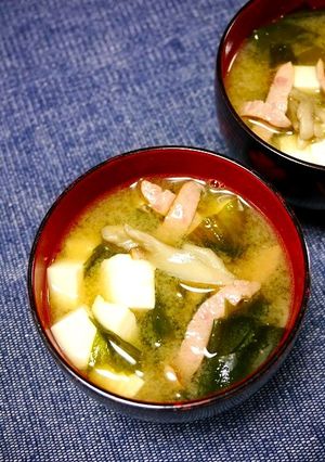 簡単！具沢山☆シャウエッセンのお味噌汁-レシピのメイン写真