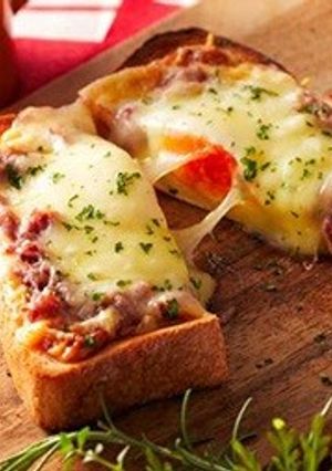 コンビーフと半熟卵の明太マヨグラパン-レシピのメイン写真