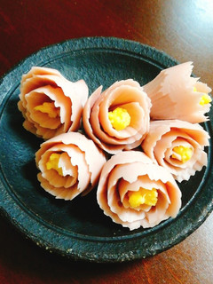 お弁当に!魚肉ソーセージでお花の飾り切り-レシピのメイン写真