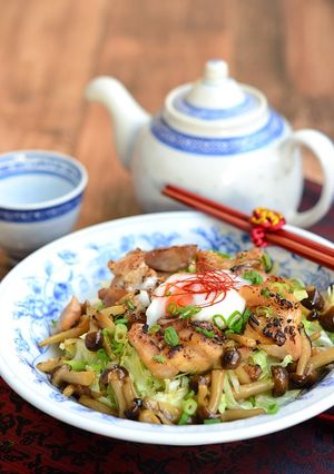 焼き鳥風キャベツたっぷり温玉ベジ丼-レシピのメイン写真