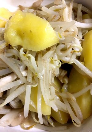 じゃがいもともやしのバター炒め きのこ添-レシピのメイン写真