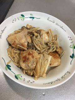 ★きのこと鶏胸肉の炒め物-レシピのメイン写真