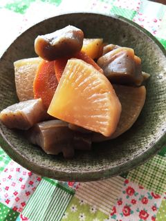 お弁当や副菜に♡大根と人参の煮物-レシピのメイン写真