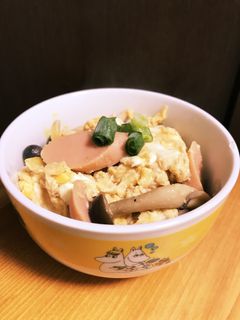 ソーセージとしめじの卵丼-レシピのメイン写真