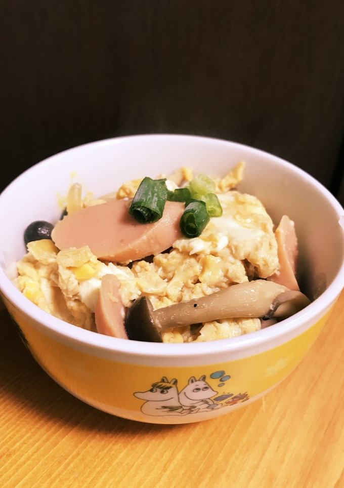 ソーセージとしめじの卵丼-レシピのメイン写真