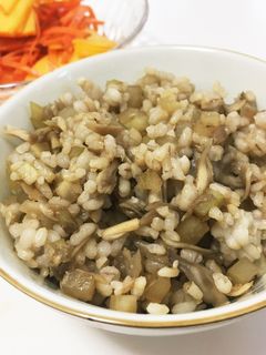 ダイエットにも!炒めて簡単炊き込みご飯-レシピのメイン写真
