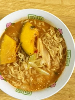 かぼちゃのせ辛ラーメン-レシピのメイン写真