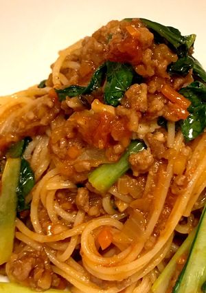 簡単！小松菜とミートソースのスパゲッティ-レシピのメイン写真