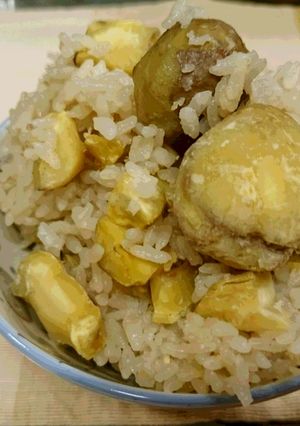 秋を美味しく楽しむ!炊き込みくりご飯-レシピのメイン写真